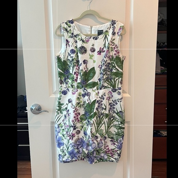 Gabby Skye Flower’s Print Dress Size 12 - Picture 1 of 15
